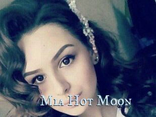 Mia_Hot_Moon