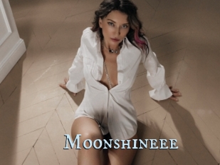 Moonshineee