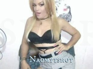 Naomytshot